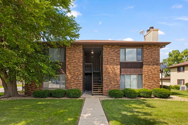 Building Photo - 1122 Manchester Ct