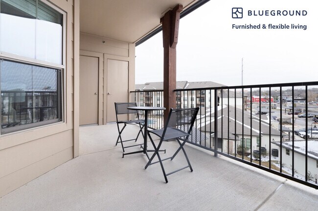 Building Photo - 1501 W Howard Ln