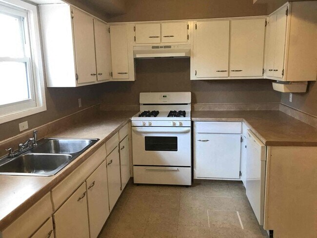 Foto del edificio - 5217 N Smalley Ave