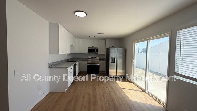 Foto del edificio - 78601 Ave 42
