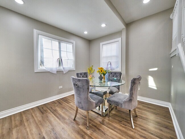 Foto del edificio - 12762 Elm St