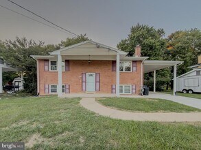 Building Photo - 4612 Sharon Rd