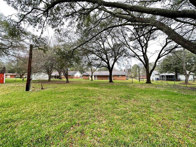 Building Photo - 8115 Jones Rd