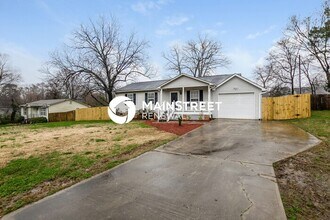 Building Photo - 604 Powerline Ave