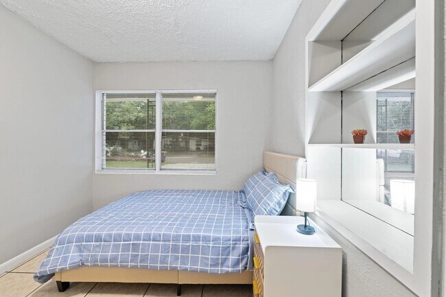 Foto del edificio - 4731 E Castlewood Dr