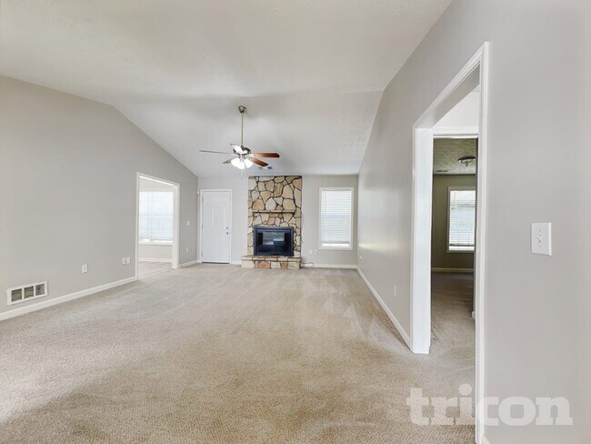 Foto del edificio - 714 Manor Ridge Dr