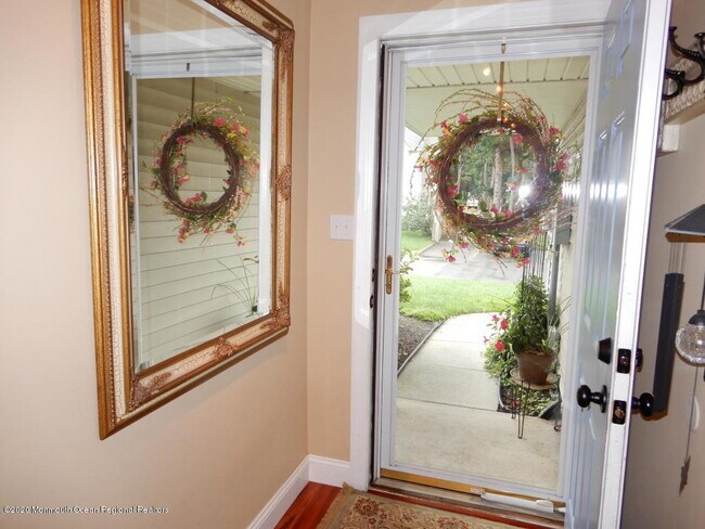 Foto del edificio - 597 Woodbine Ln