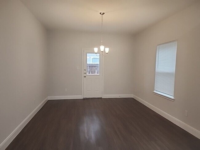 Foto del edificio - 832 Elkhart St