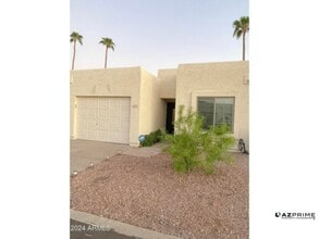 Building Photo - 7811 E Parkview Dr