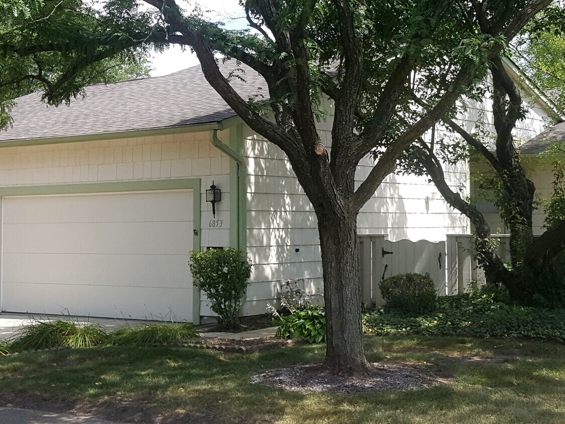 6853 Larkspur Ct Unit 6853, Woodridge, IL 60517 Condo for Rent in