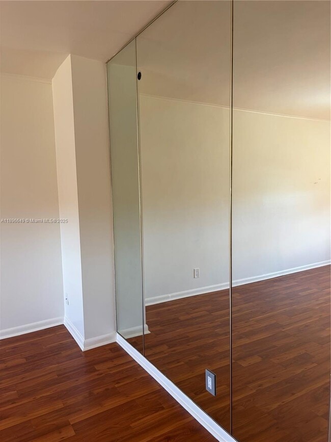 Building Photo - 1881 Middle River Dr