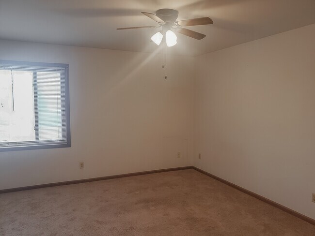 Foto del edificio - 695 Wood Violet Ln