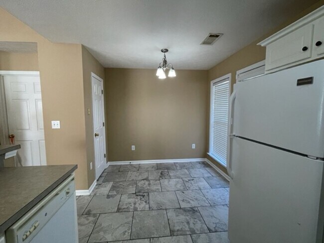 Building Photo - Young Pointe