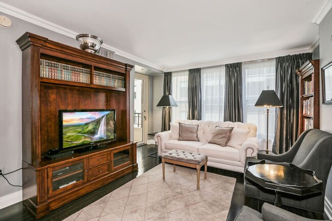 Foto del edificio - Beautiful 1-bedroom in Penn Quarter!