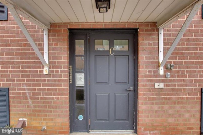 Building Photo - 2 br, 1 bath Condo - 1 Radnor Dr