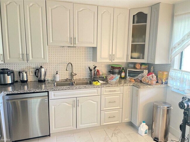 Building Photo - 2 br, 2 bath Condo - 326 Lakeview Dr Apt 102