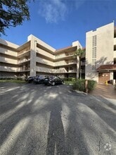 Building Photo - 1811 Sabal Palm Dr