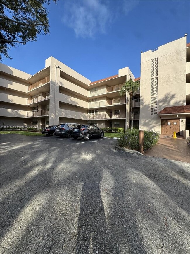 Building Photo - 1811 Sabal Palm Dr