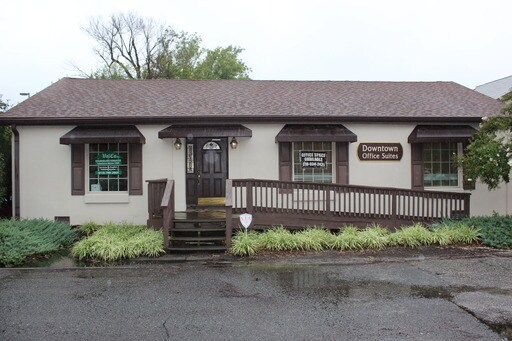 Building Photo - 210 Bridge St