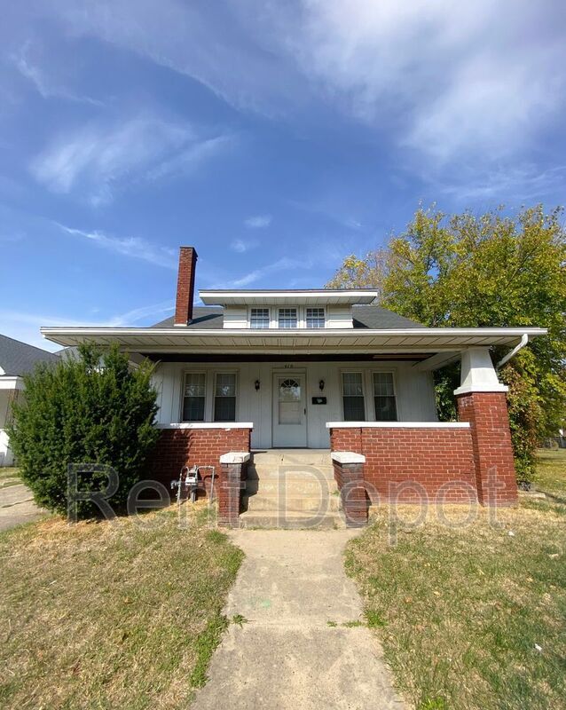 Primary Photo - 416 E Riverside Dr