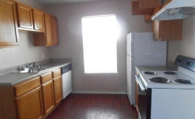 Foto del edificio - COMING SOON!!