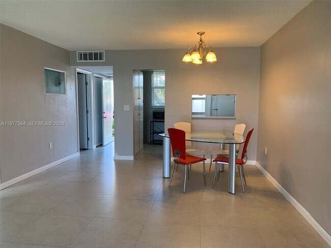 Foto del edificio - 3010 Marcos Dr