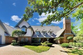 Building Photo - 1400 Kurtis Ln