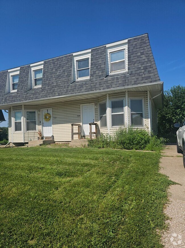 Building Photo - 5422 N Linwood Ave