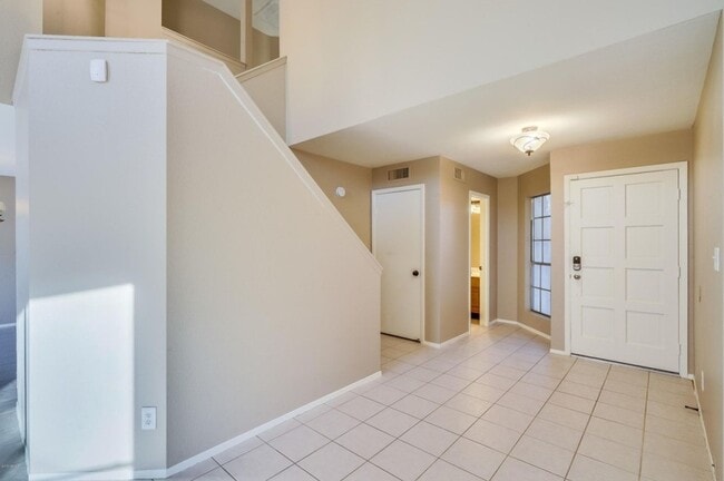 Building Photo - 3 bedroom 2.5 bath home in MERIT ESTATES i...