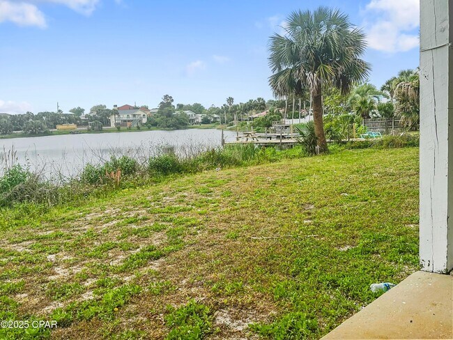 Foto del edificio - 115 Twin Lakes Dr