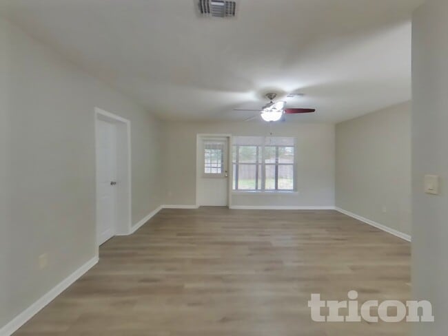 Foto del edificio - 1332 W Hartley Cir