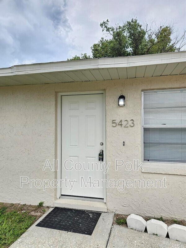 Building Photo - 5423 N Orange Ave