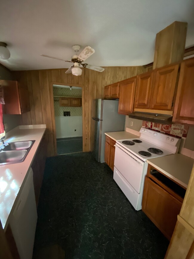 Building Photo - 335 Alcorta Ln