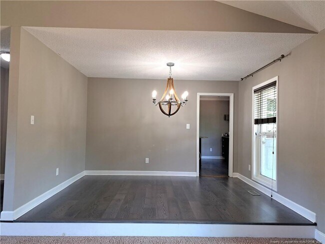 Building Photo - 741 Maxine St