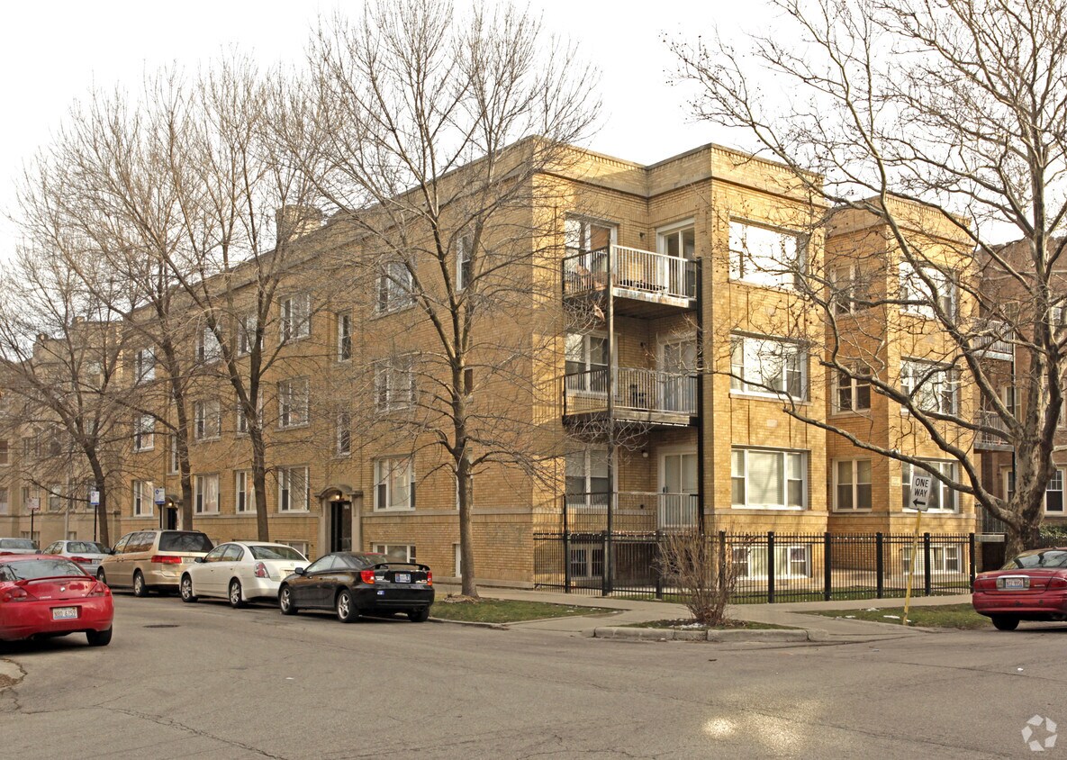 Primary Photo - 6255 N Claremont Ave