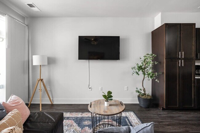 Building Photo - 8506 Westfield Blvd