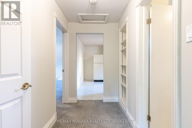 Building Photo - 388-388 Linwell Rd