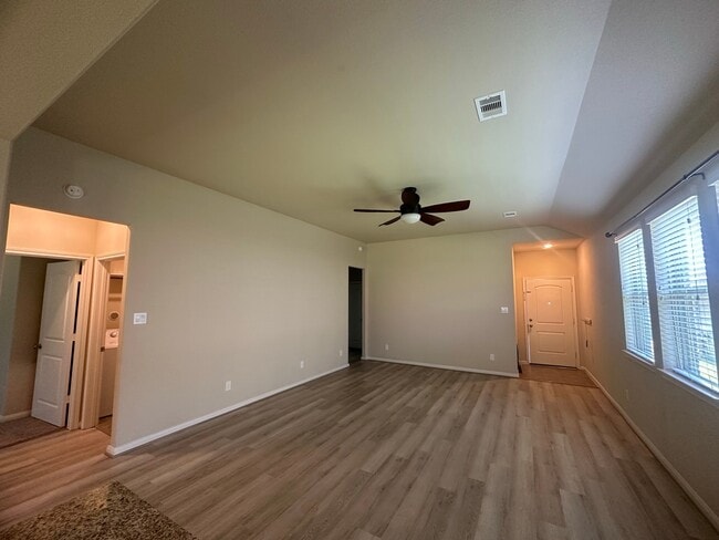 Building Photo - 482 Terra Vis Cir