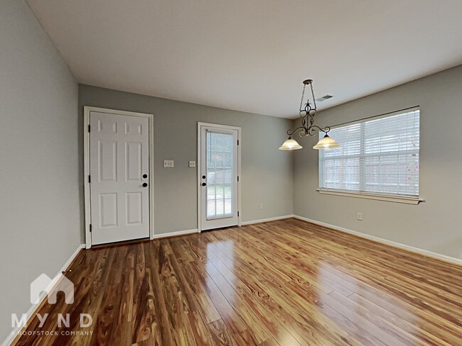 Building Photo - 2068 Plantation Pkwy