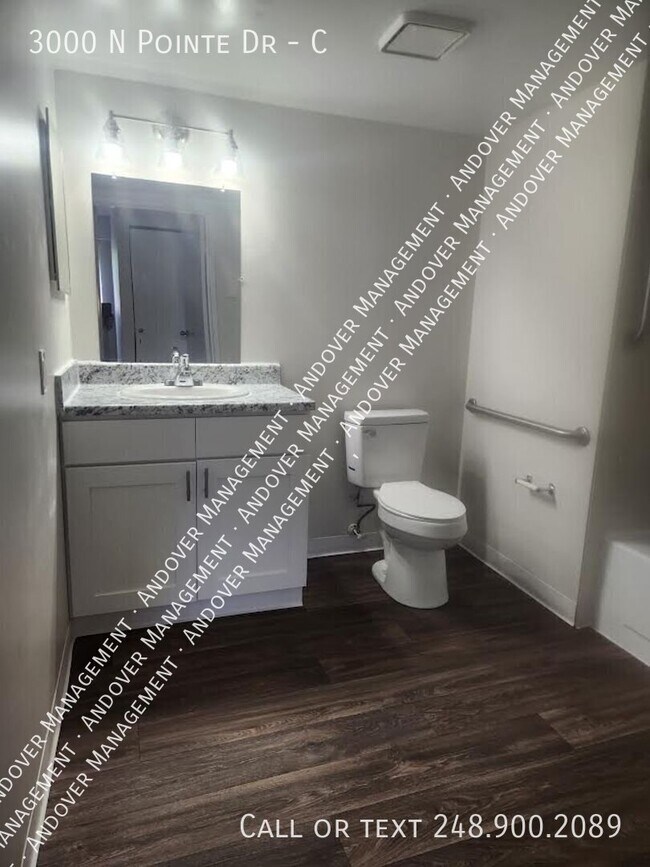 Foto del edificio - 3000 N Pointe Dr