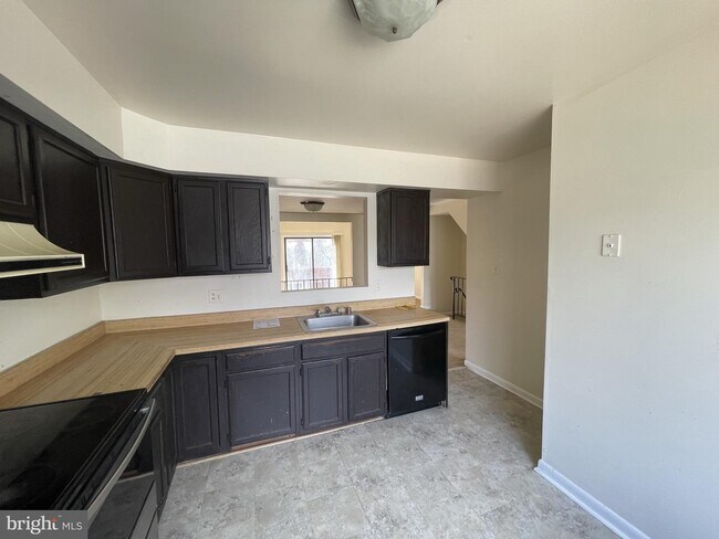 Building Photo - 3517 Castle Way