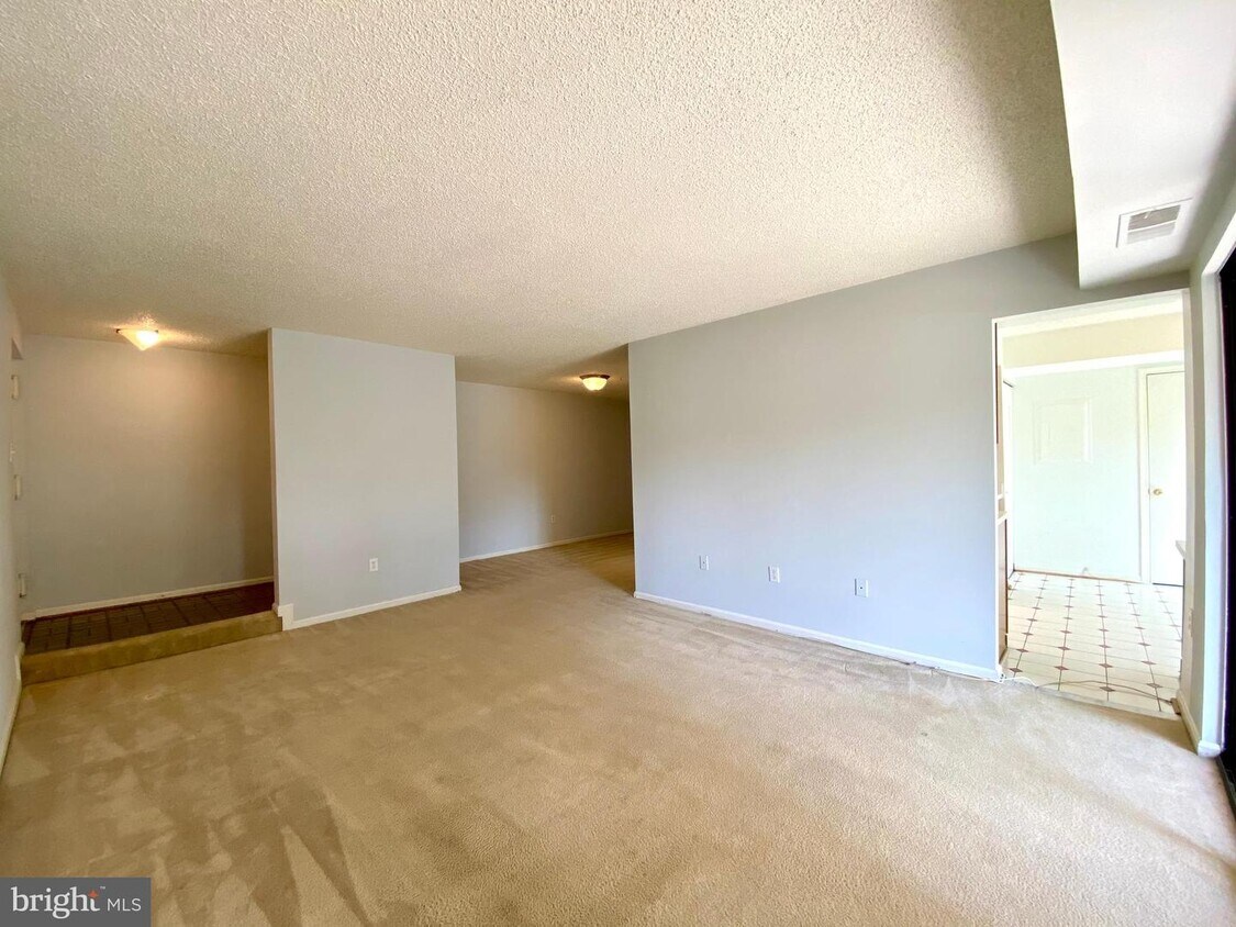 10218 Bushman Dr Unit 104, Oakton, VA 22124 Condo for Rent in Oakton, VA