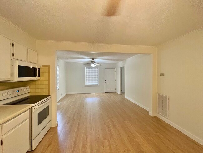 Foto del edificio - 3109 Joyce Ave