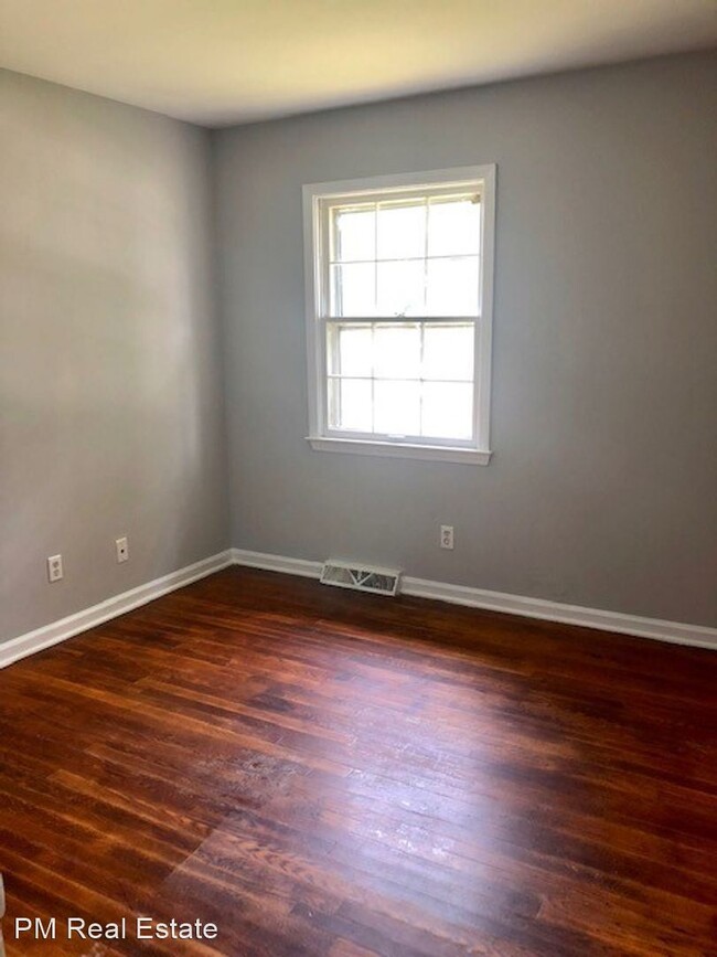 Building Photo - 3 br, 1.5 bath House - 1104 Amity Drive