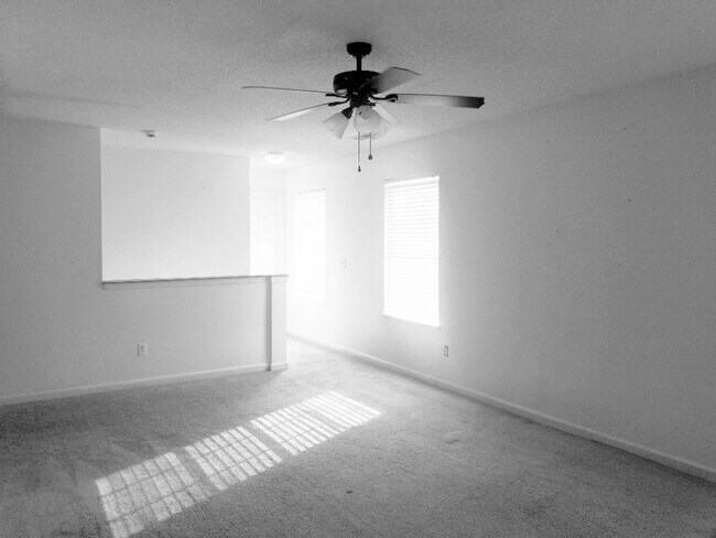 Building Photo - 391 Fox Trot Dr