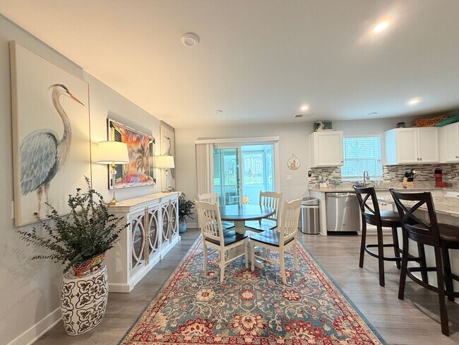 Foto del edificio - One Level Living!