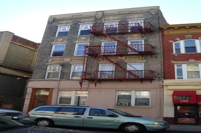 Primary Photo - 1004 Bergenline Ave