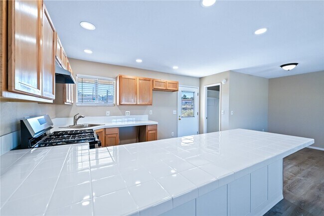 Foto del edificio - 1453 Luna Ln