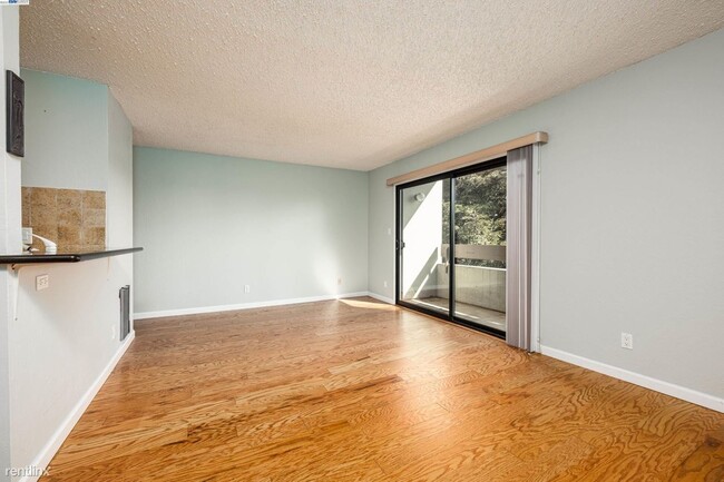 Foto del edificio - 1 br, 1 bath Condo - 424 Orange St Apt 303
