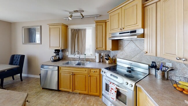 Photo du bâtiment - 9301 Lakeland Dr